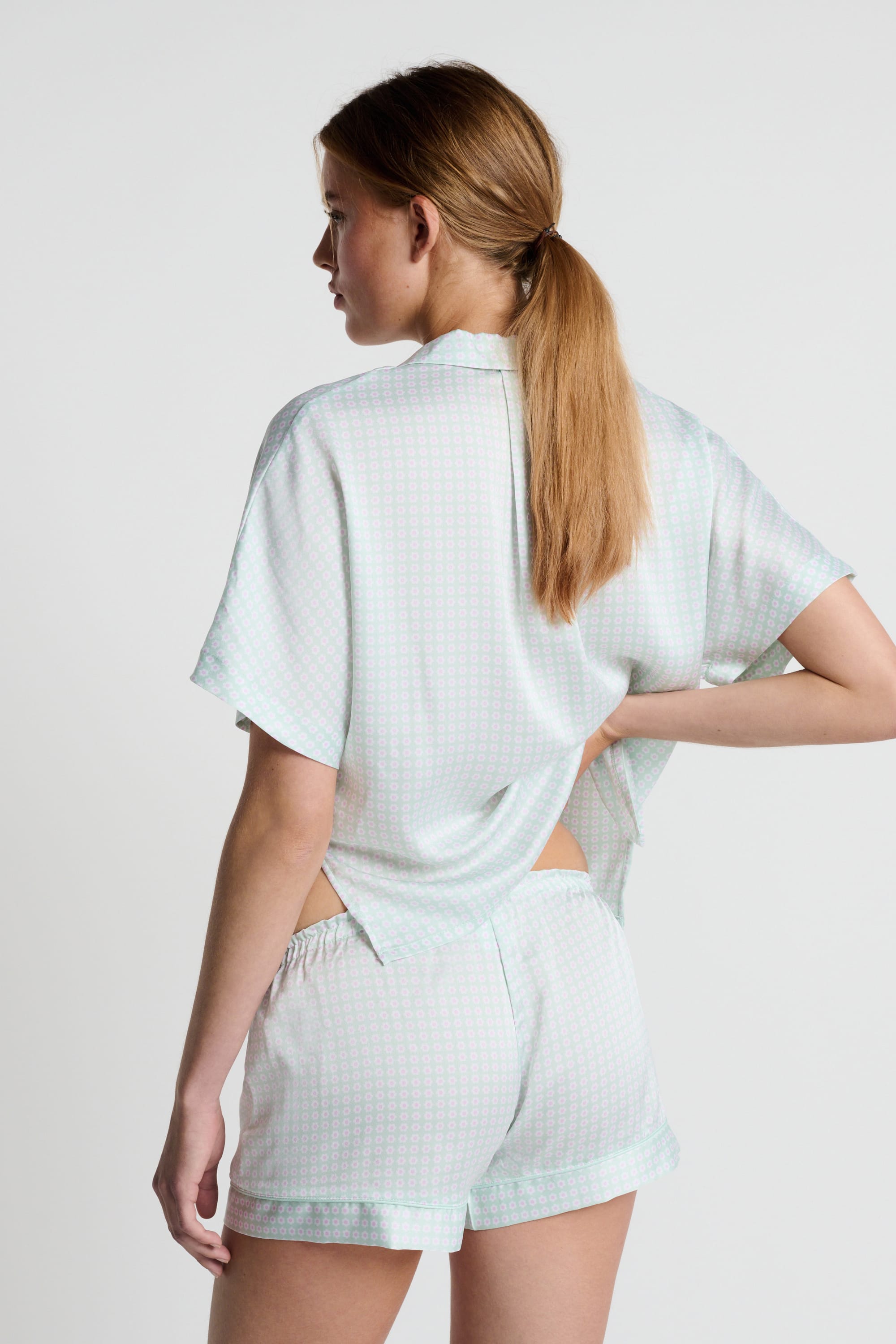 Etam NAFILAH - SHORT in Green Print - View 2