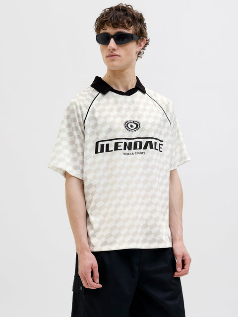 JACK & JONES JCORETREAT aop mesh open collar polo in cloud dancer