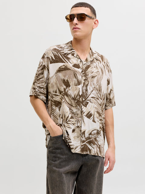 JACK & JONES JJEJEFF resort aop shirt in string