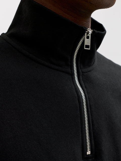 JACK & JONES JJESOHO sweat quarter zip in black