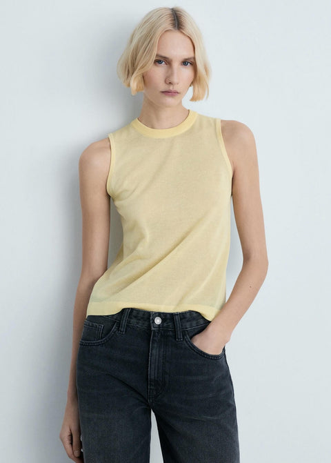 Mango top lemon in yellow