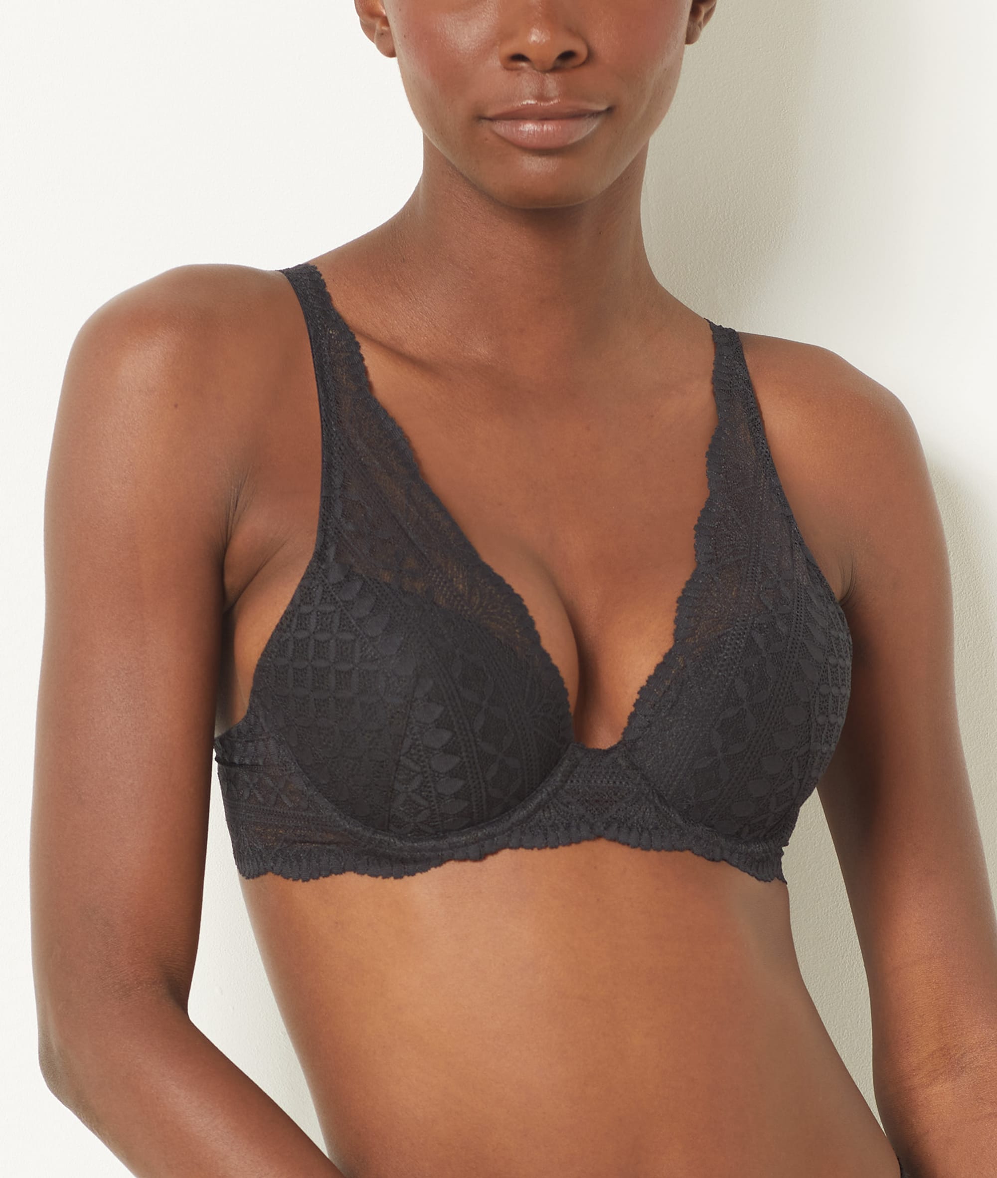 Etam idole n6 triangle bra in black