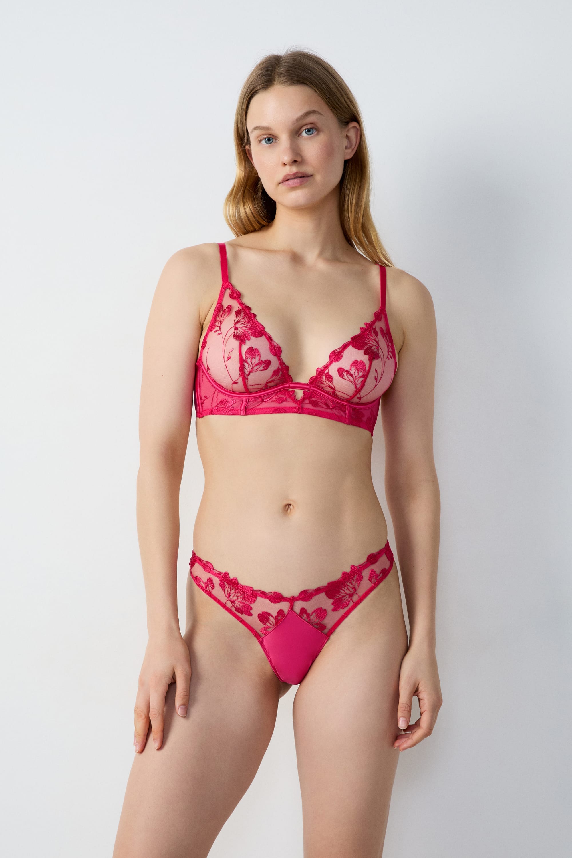 Etam fragrance string in fuchsia