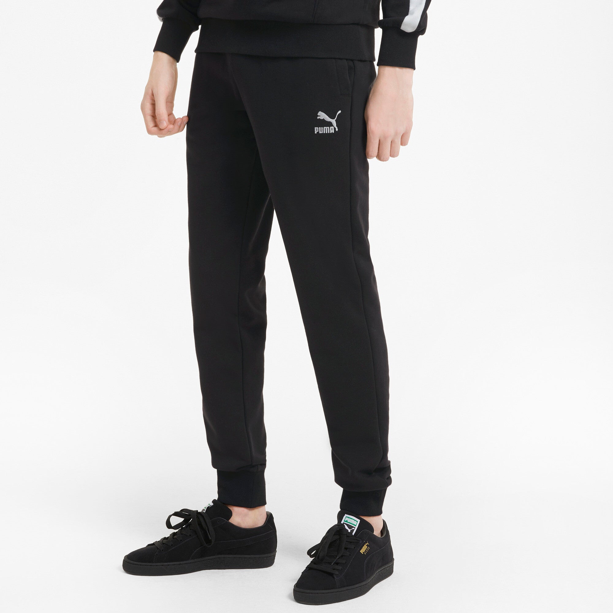 Puma classics cuffed sweatpants men in black - Model Shot 01