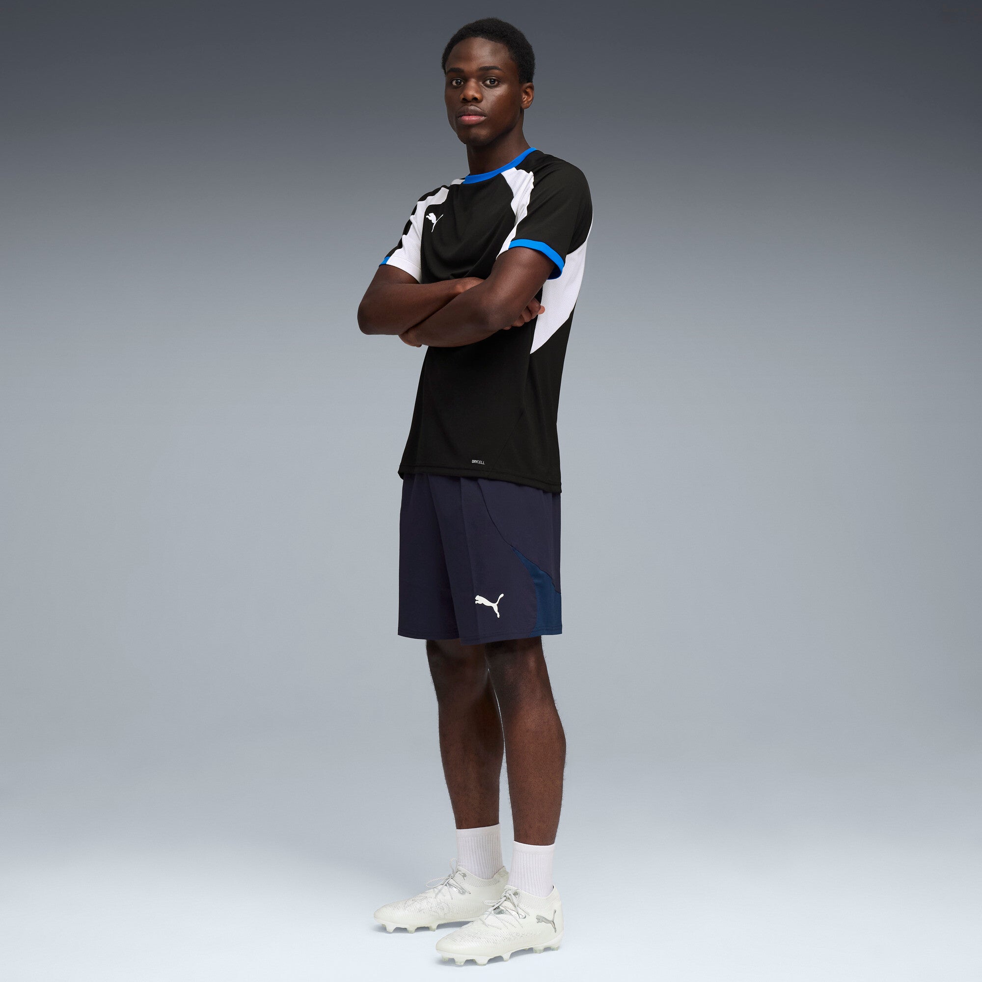 Puma teamFINAL football shorts in navy and white - Model Shot 03