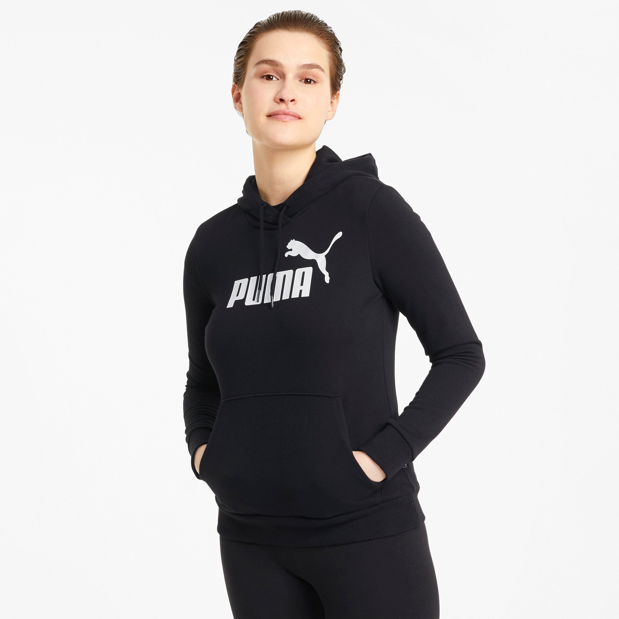 Puma essentials logo hoodie women in black - Model Shot 01