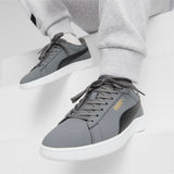 Puma smash 3.0 buck sneakers in black - Model Shot 01