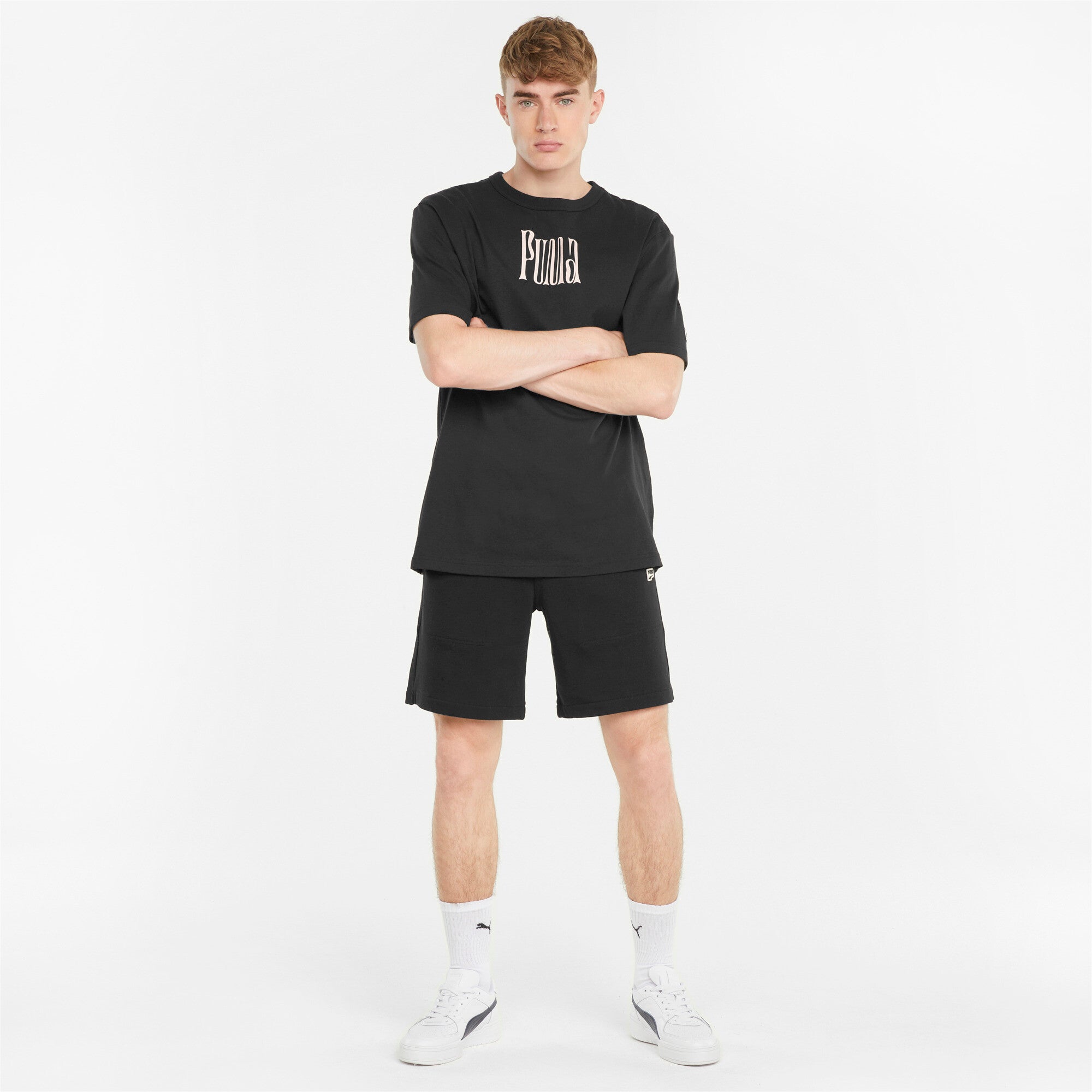 Puma downtown tr men's shorts in black - Model Shot 03