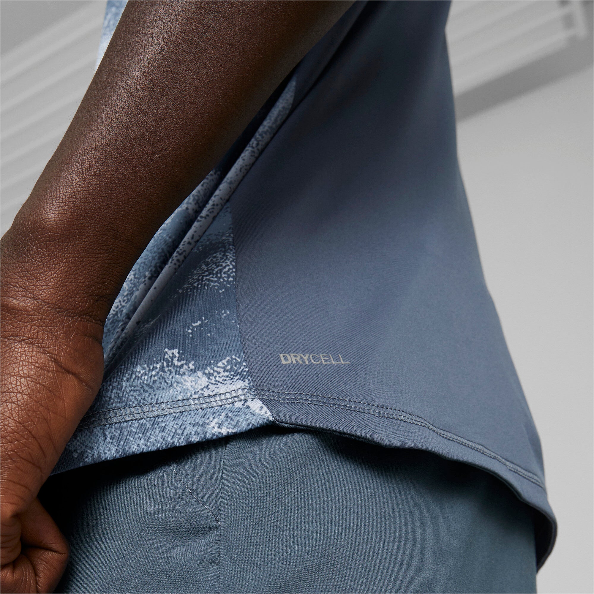 Puma printed short sleeve running tee men in gray - Model Shot 02