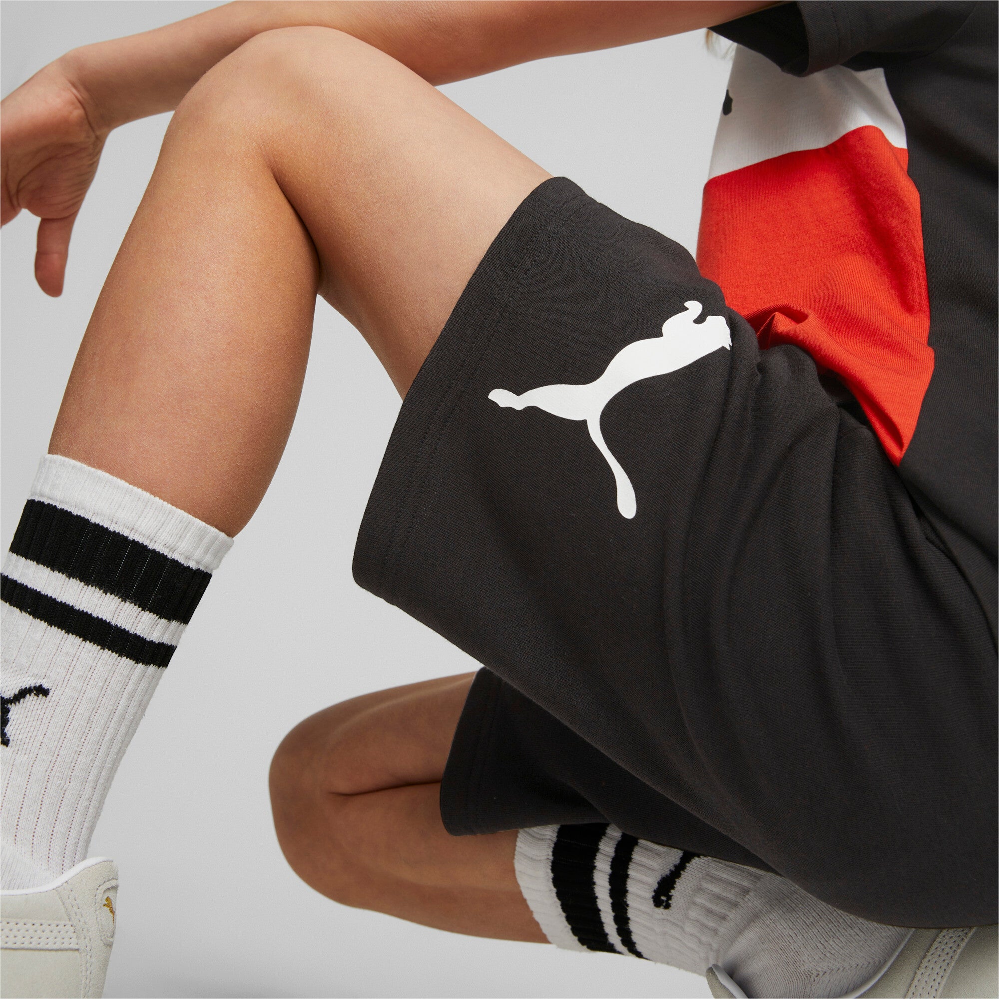 Puma power shorts youth in black - Model Shot 02