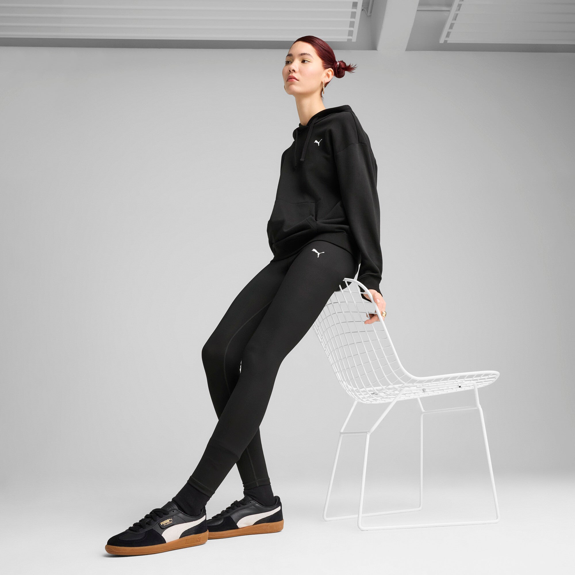 Puma essentials poly tights in black - Model Shot 03