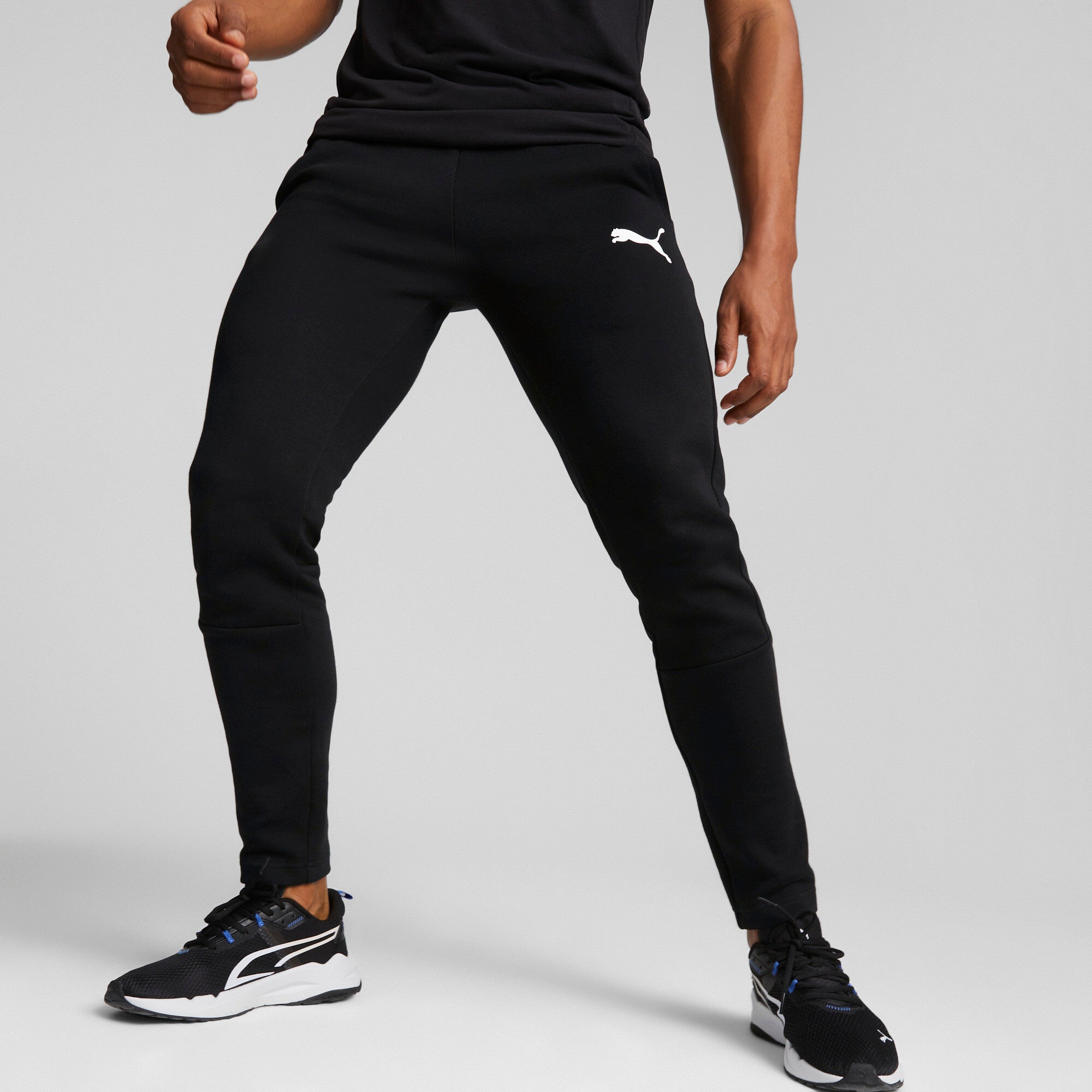 Puma evostripe men's sweatpants in black - Model Shot 01