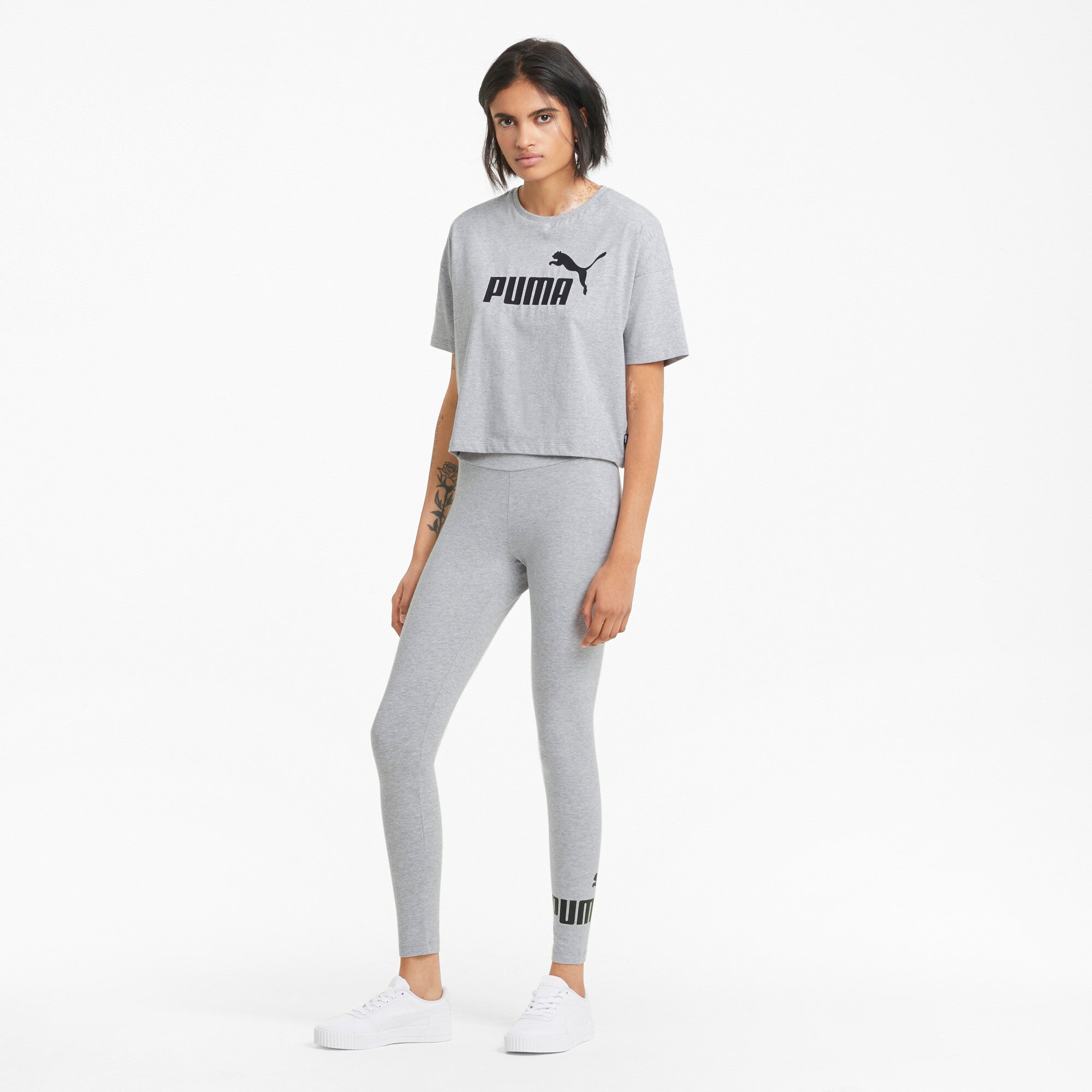 Puma essentials logo leggings women in gray - Model Shot 03