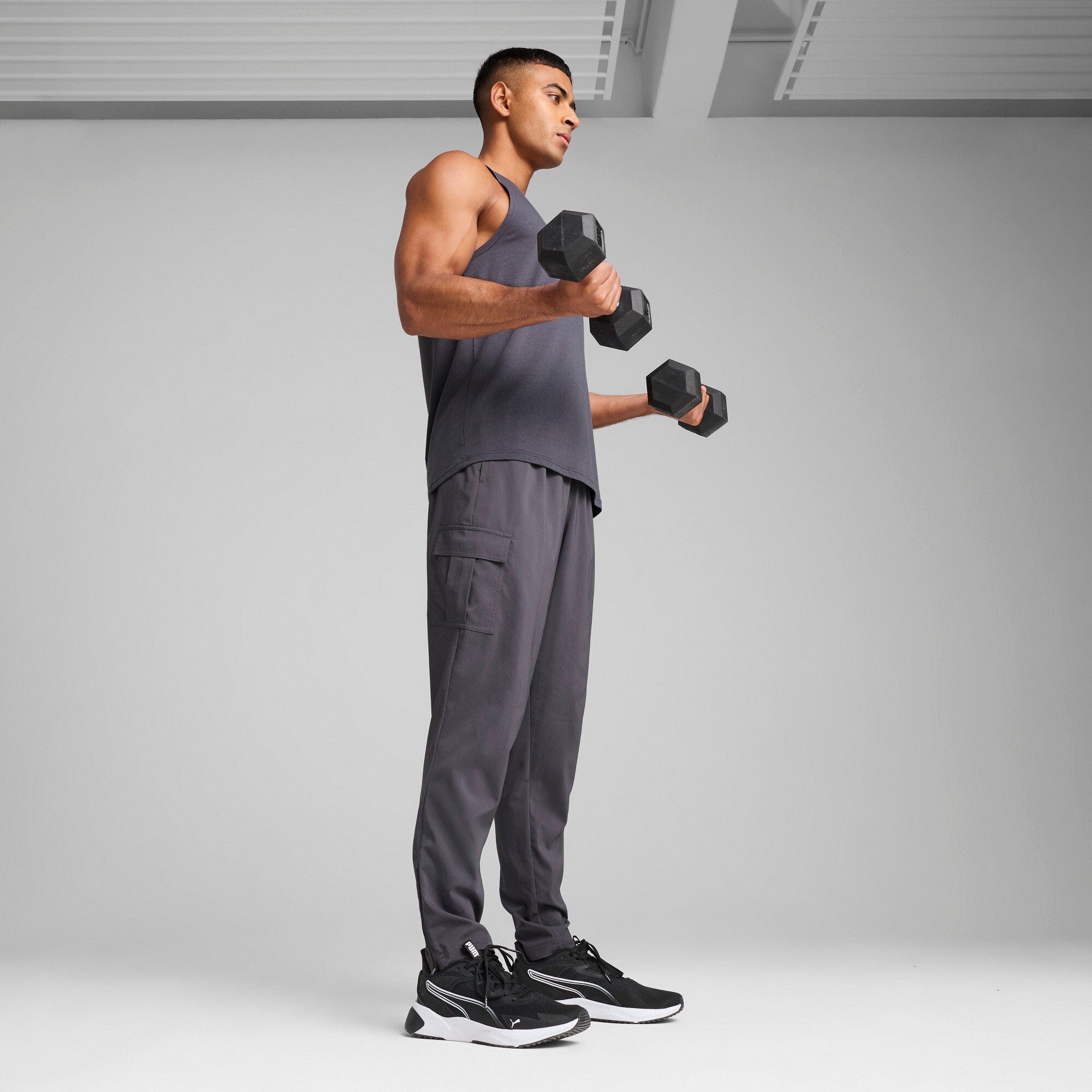 Puma tad tech woven cargo in galactic gray - Model Shot 03