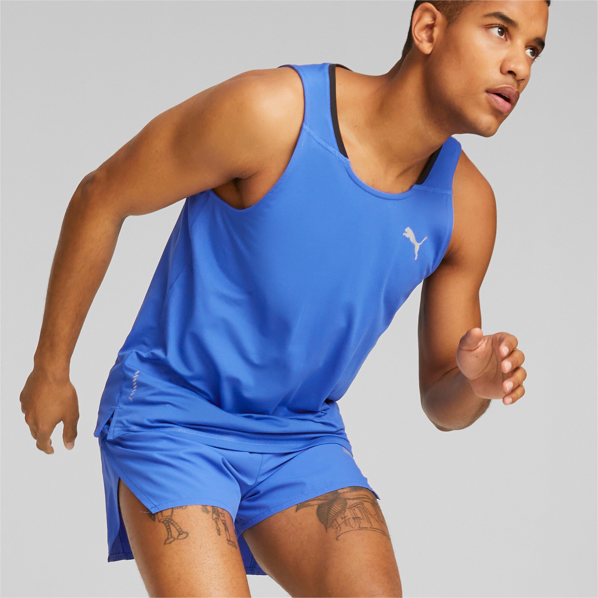 Puma run ultraweave 3" running shorts men in blue - Model Shot 02