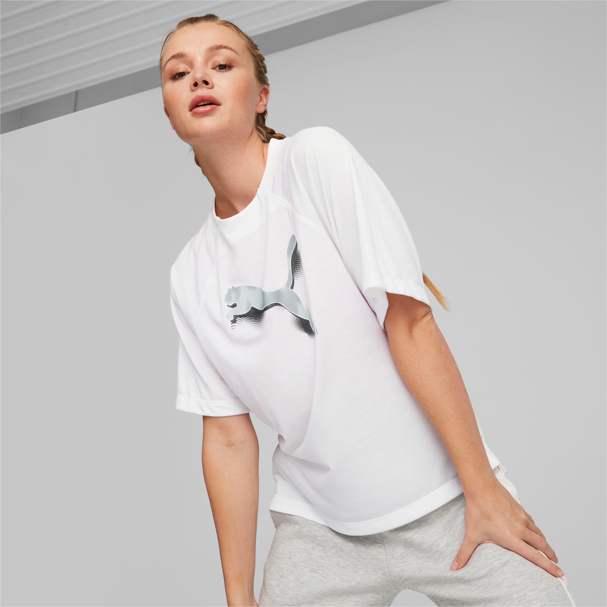 Puma modern sports oversized tee women in white - Model Shot 01