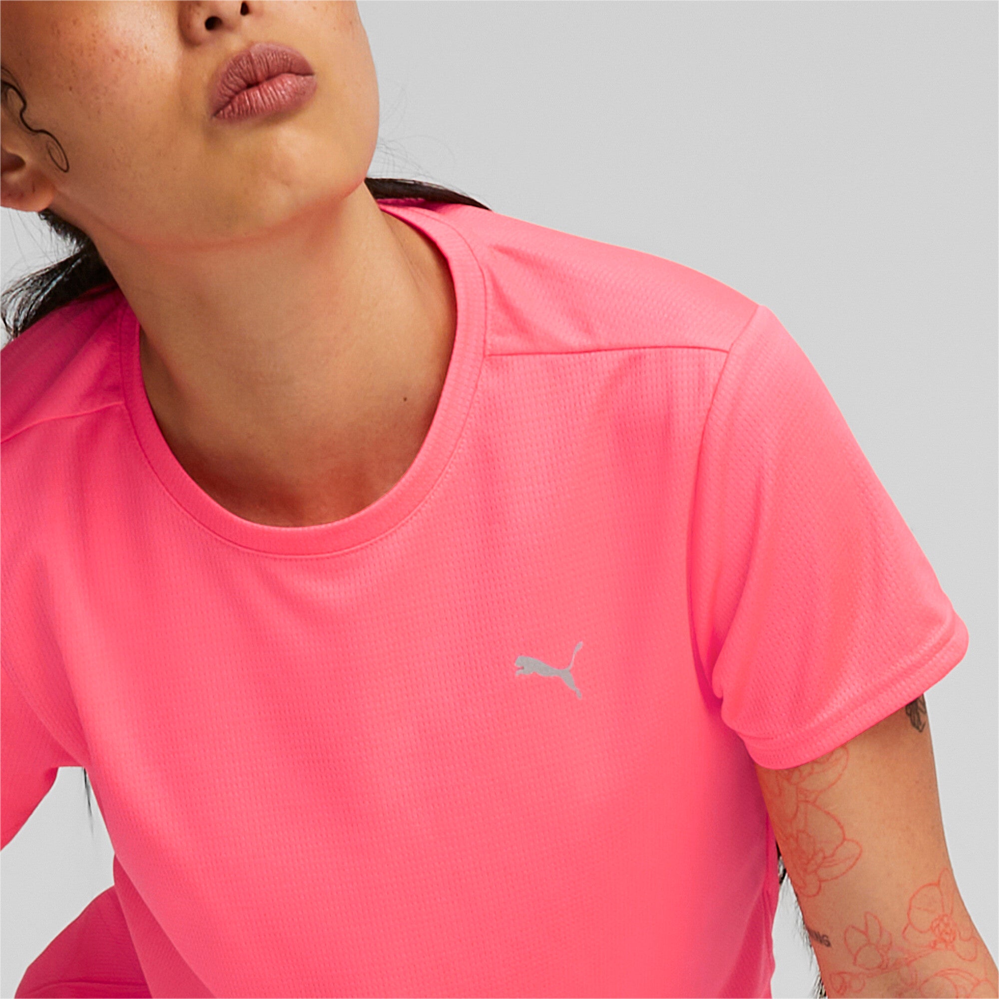 Puma favourite short sleeve women's running tee in black - Model Shot 03