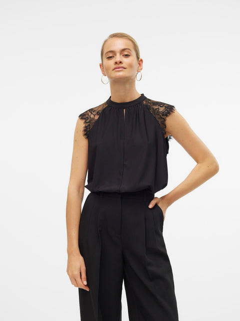 VERO MODA VMMILLA lace tee in pumice stone