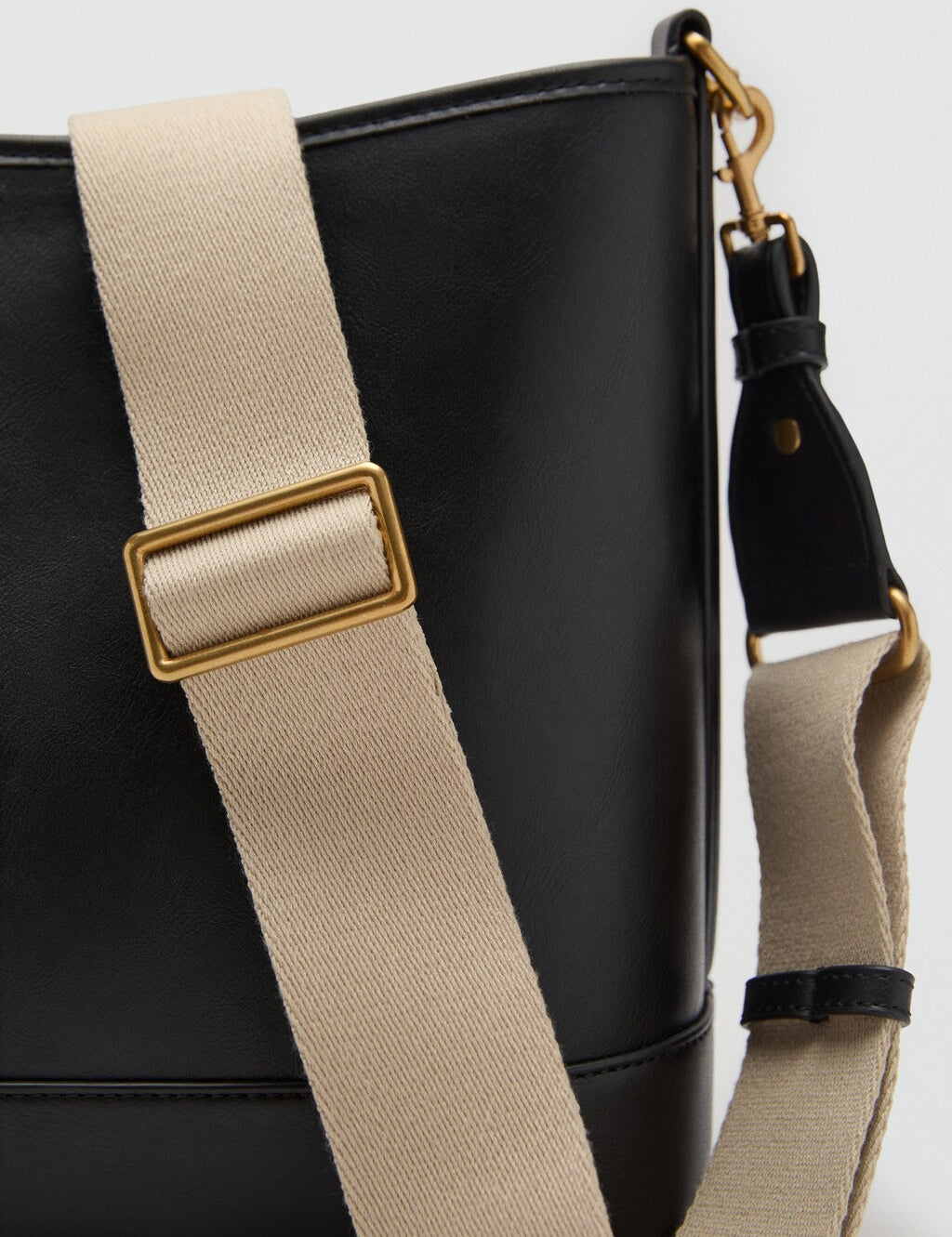 Mango bucket bag isolda in Black - D1