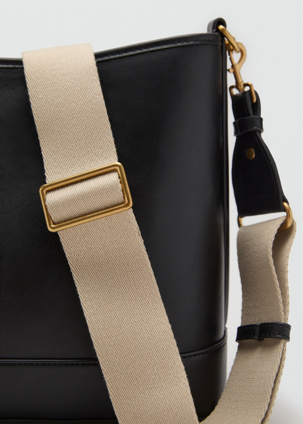 Mango bucket bag isolda in Black - D1