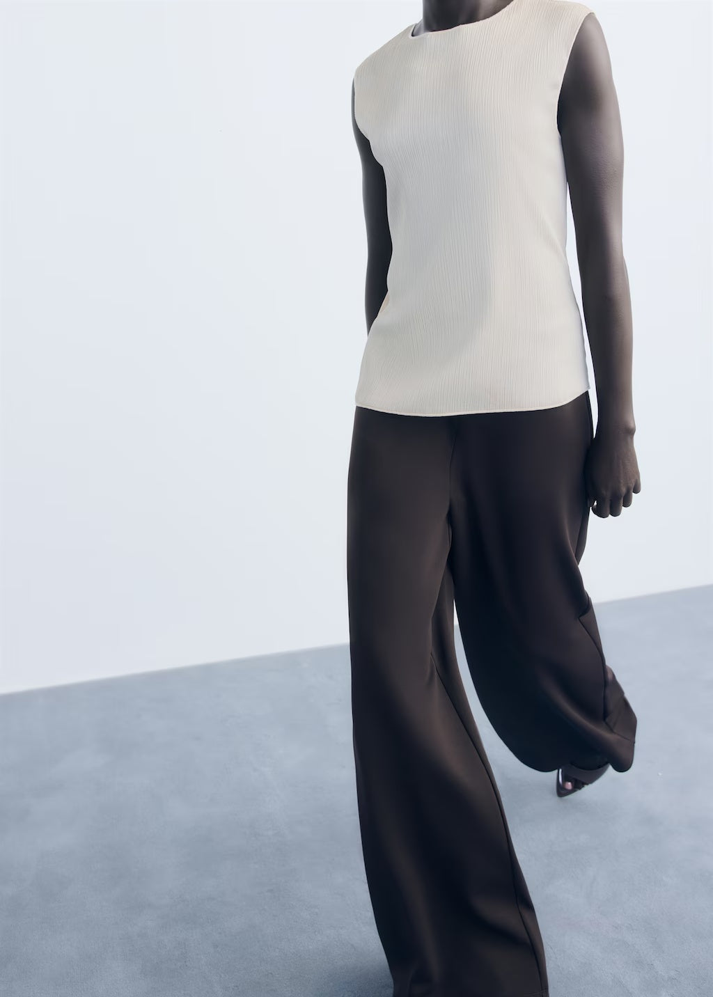 Mango product 17024097-05 - D6