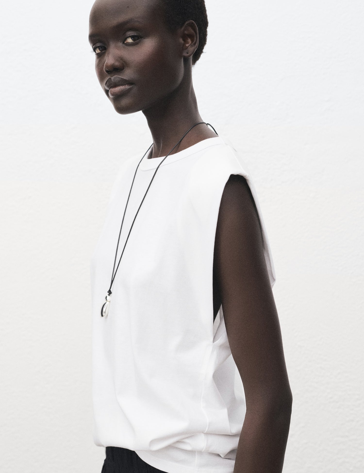 Mango t-shirt viri in White