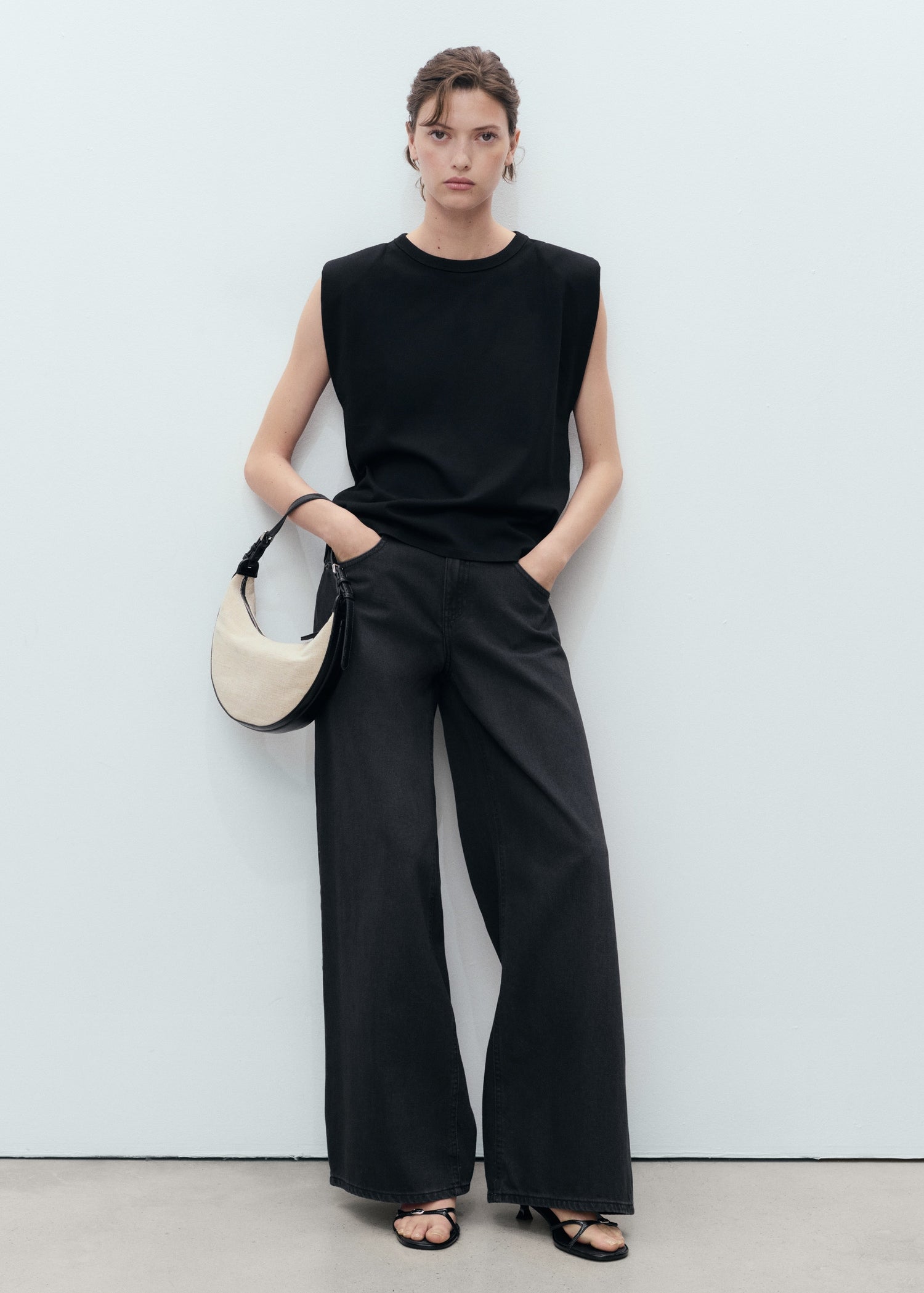 Mango t-shirt viri in Black - 99999999_01