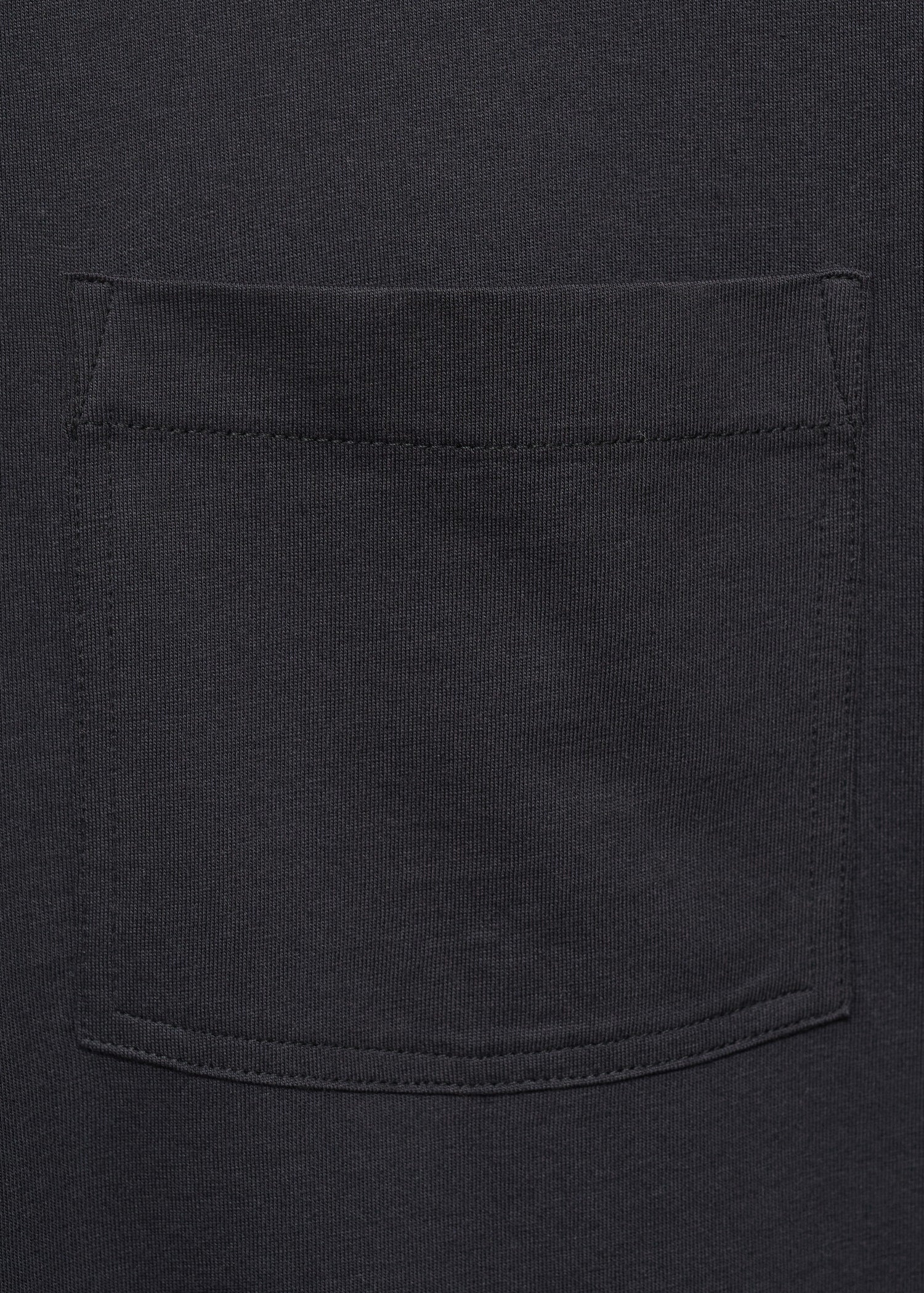Mango t-shirt single in Black - D0