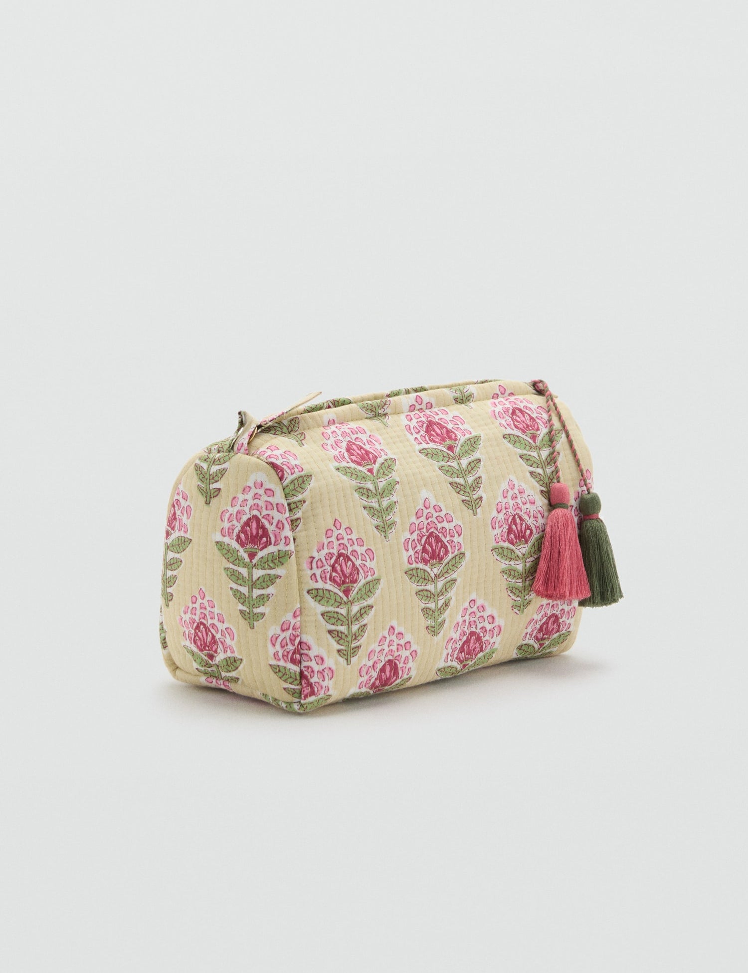 Mango cosmetic bag loto in Apple