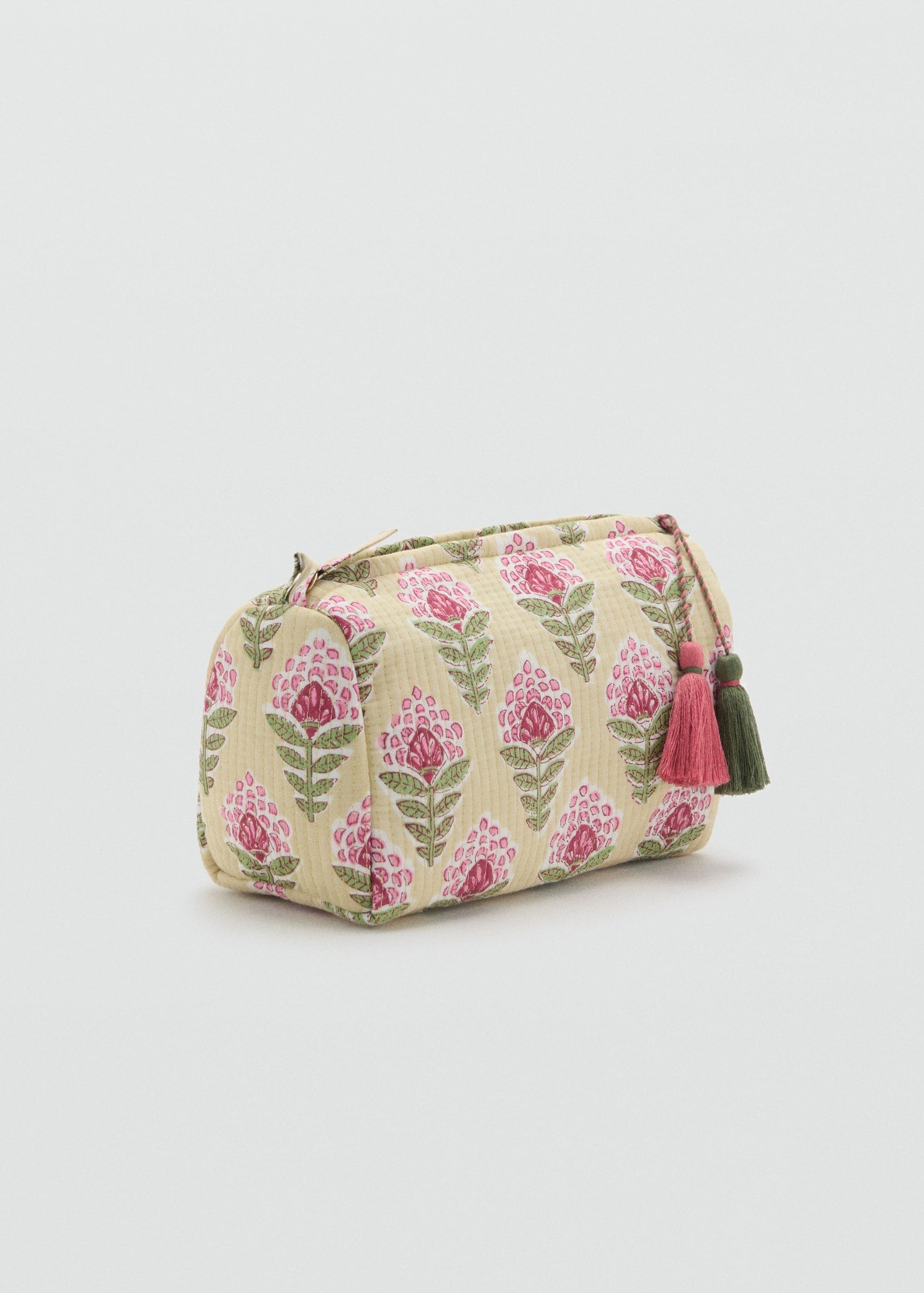 Mango cosmetic bag loto in Apple