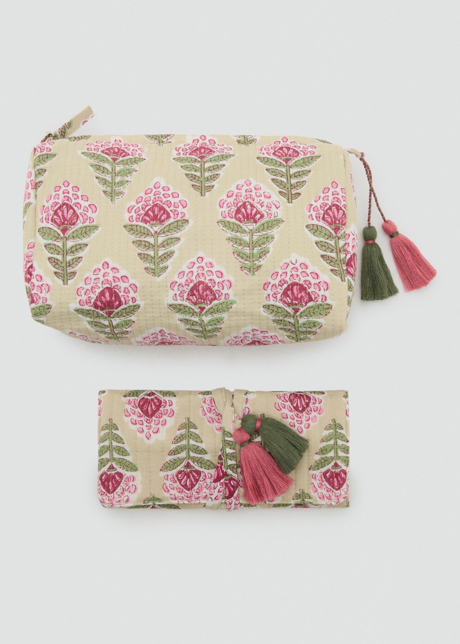 Mango cosmetic bag loto in Apple - D3