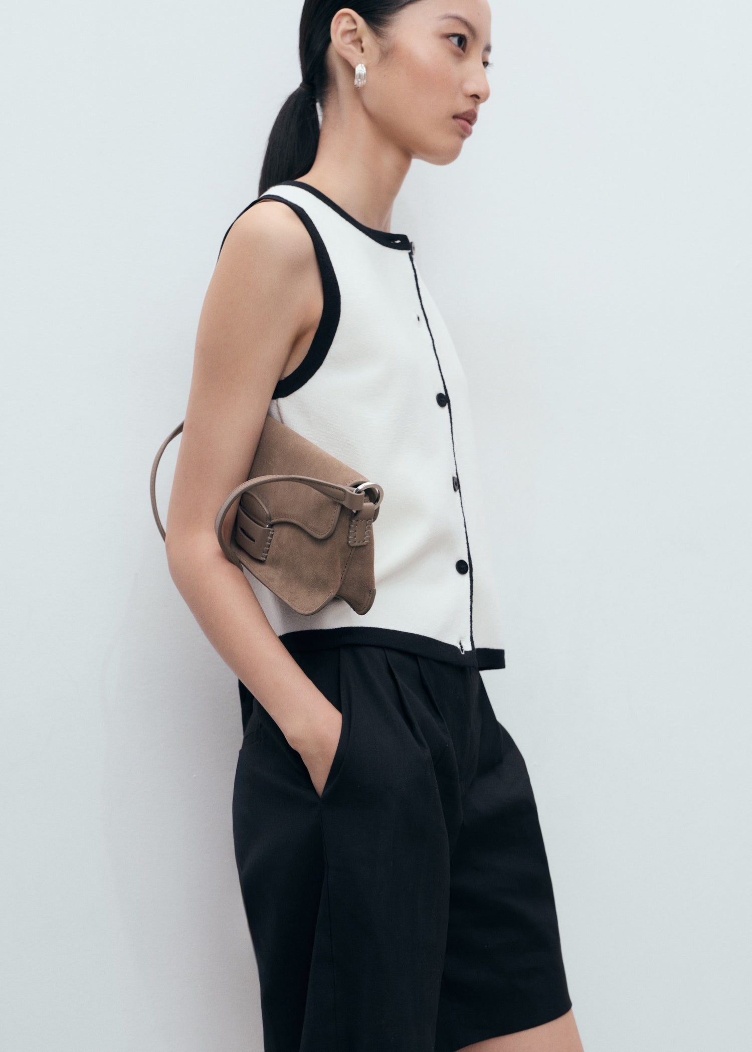 Mango product 17044084-05 - D2