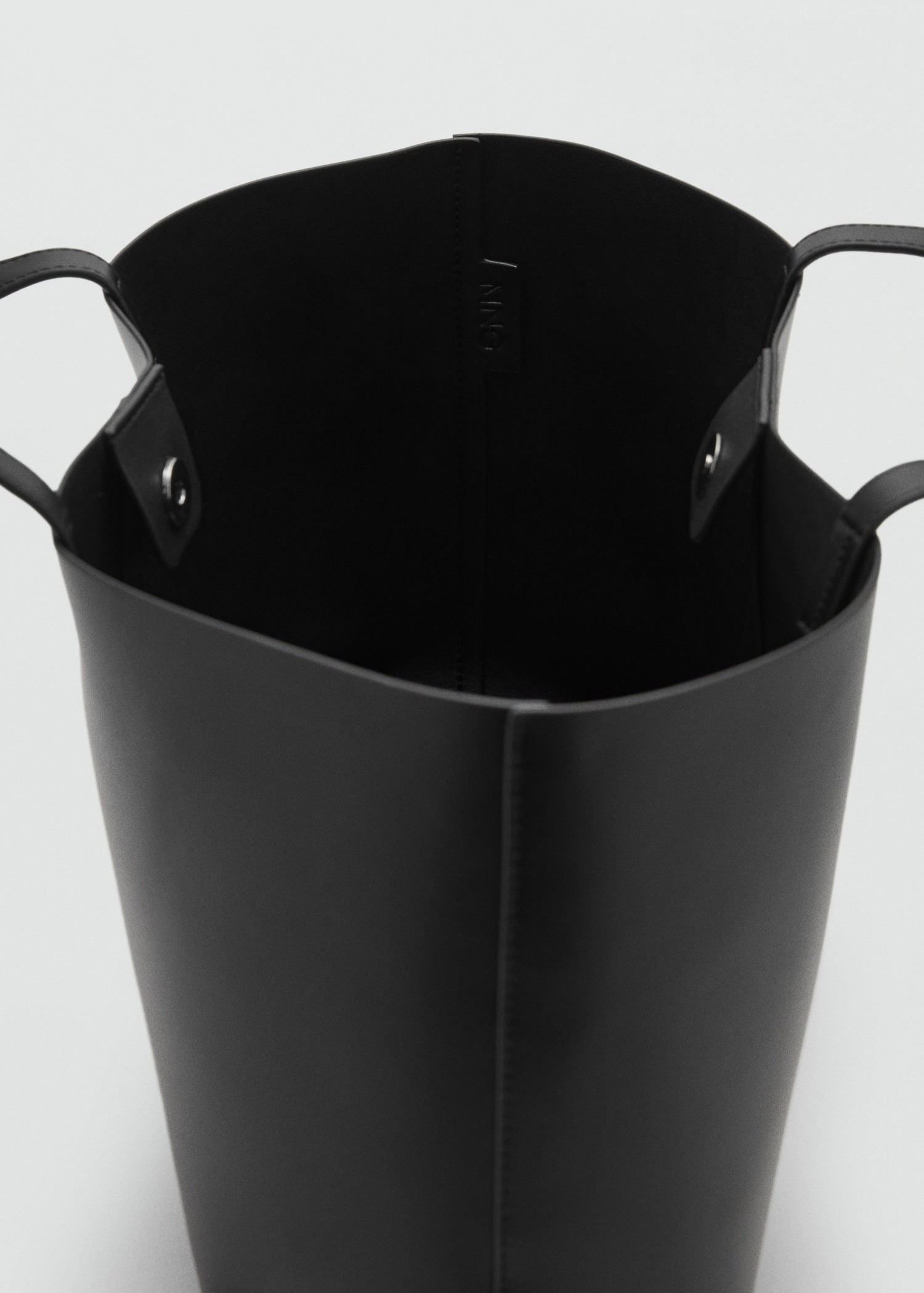 Mango shoulder bag manu in Black - D2