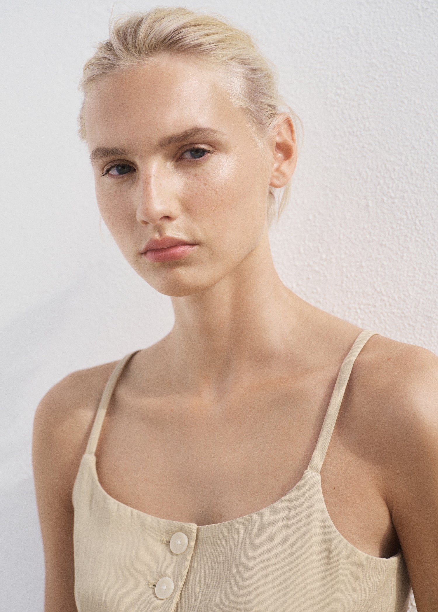 Mango product 17062534-08 - D1