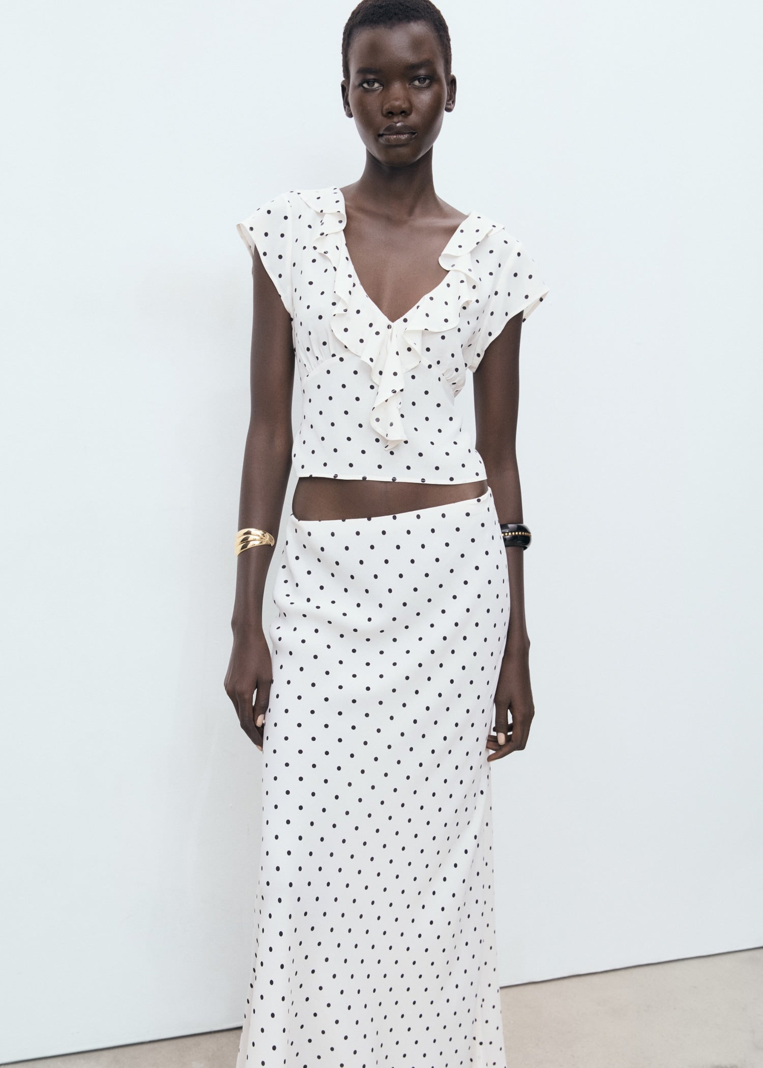 Mango product 17062897-02 - D4