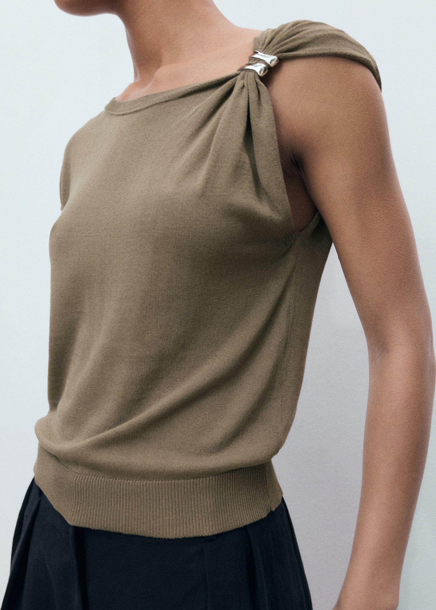 Mango product 17062899-35 - D6