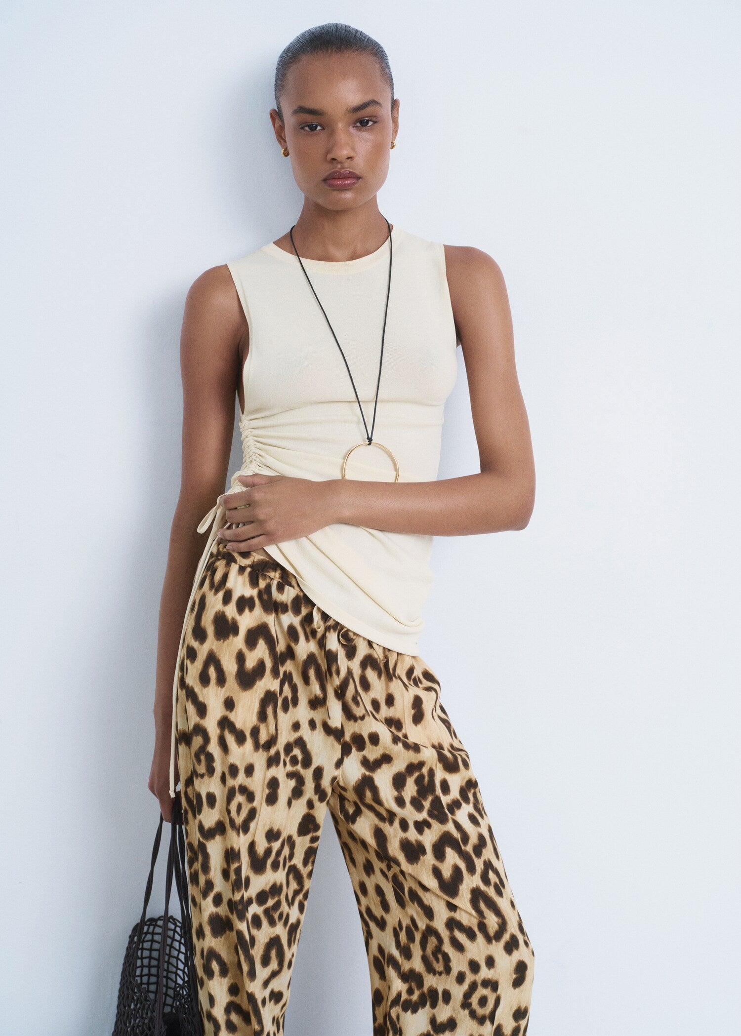 Mango product 17073326-08 - D6