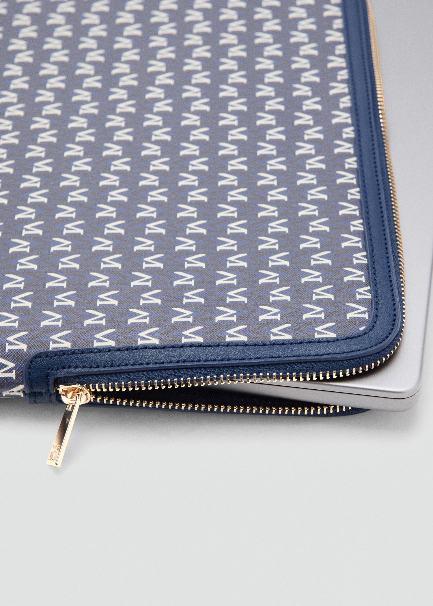 Mango case burgos in Navy - D1