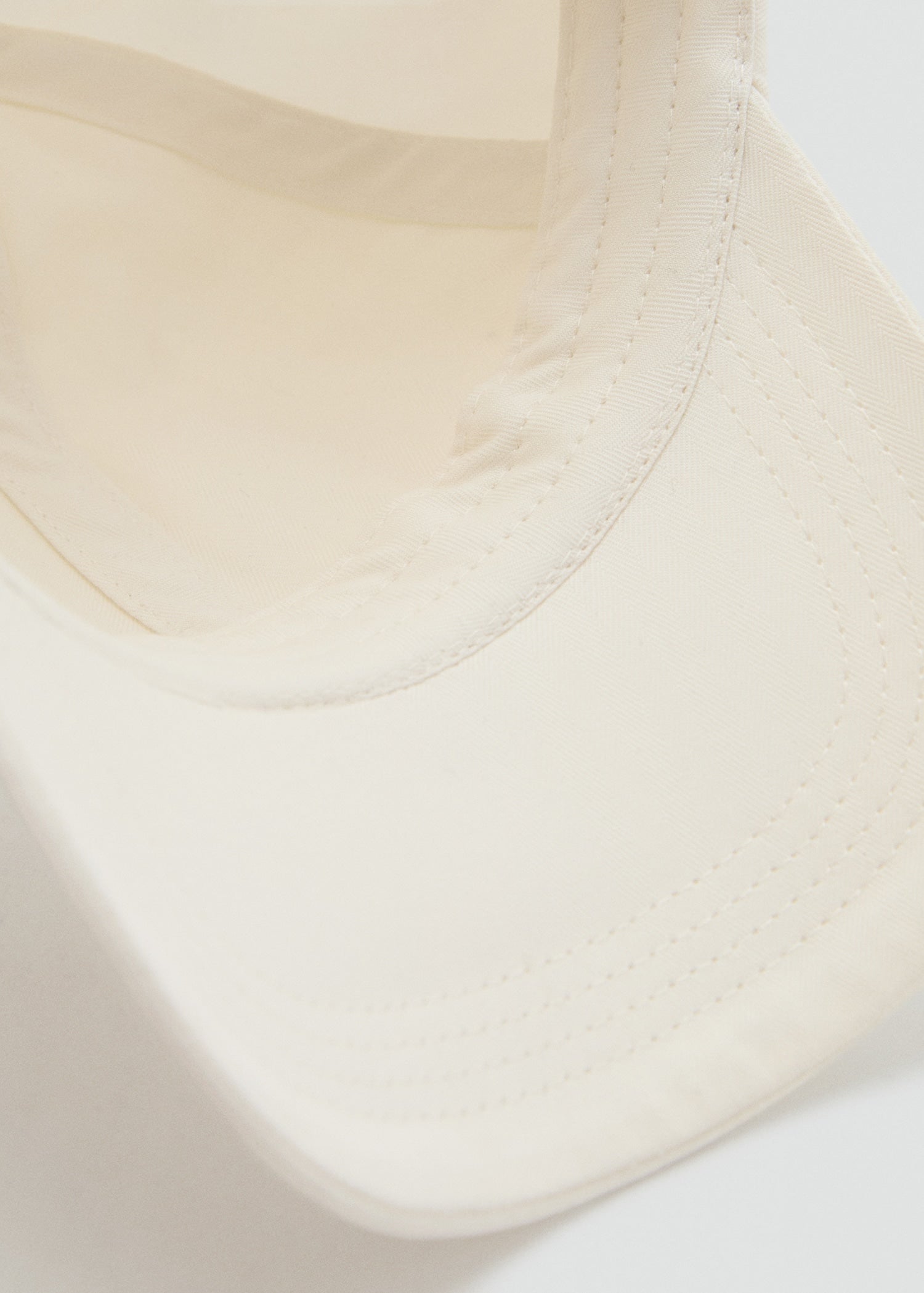 Mango cap basic in White - D2