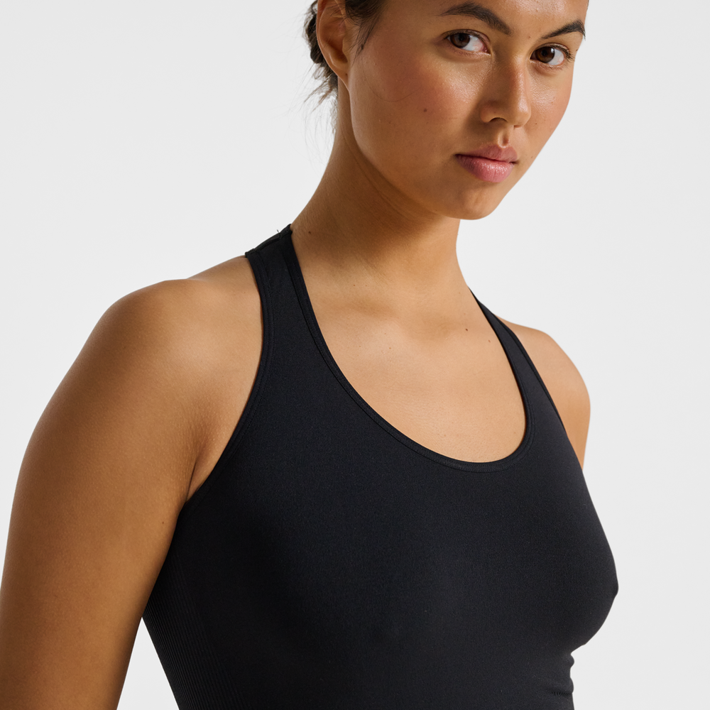 Hummel hmlTIF seamless top in black - Image 4