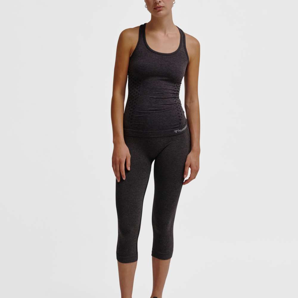 Hummel hmlCI seamless top in black melange - Image 3