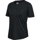 Hummel hmlMT vanja t shirt in black - Image 5