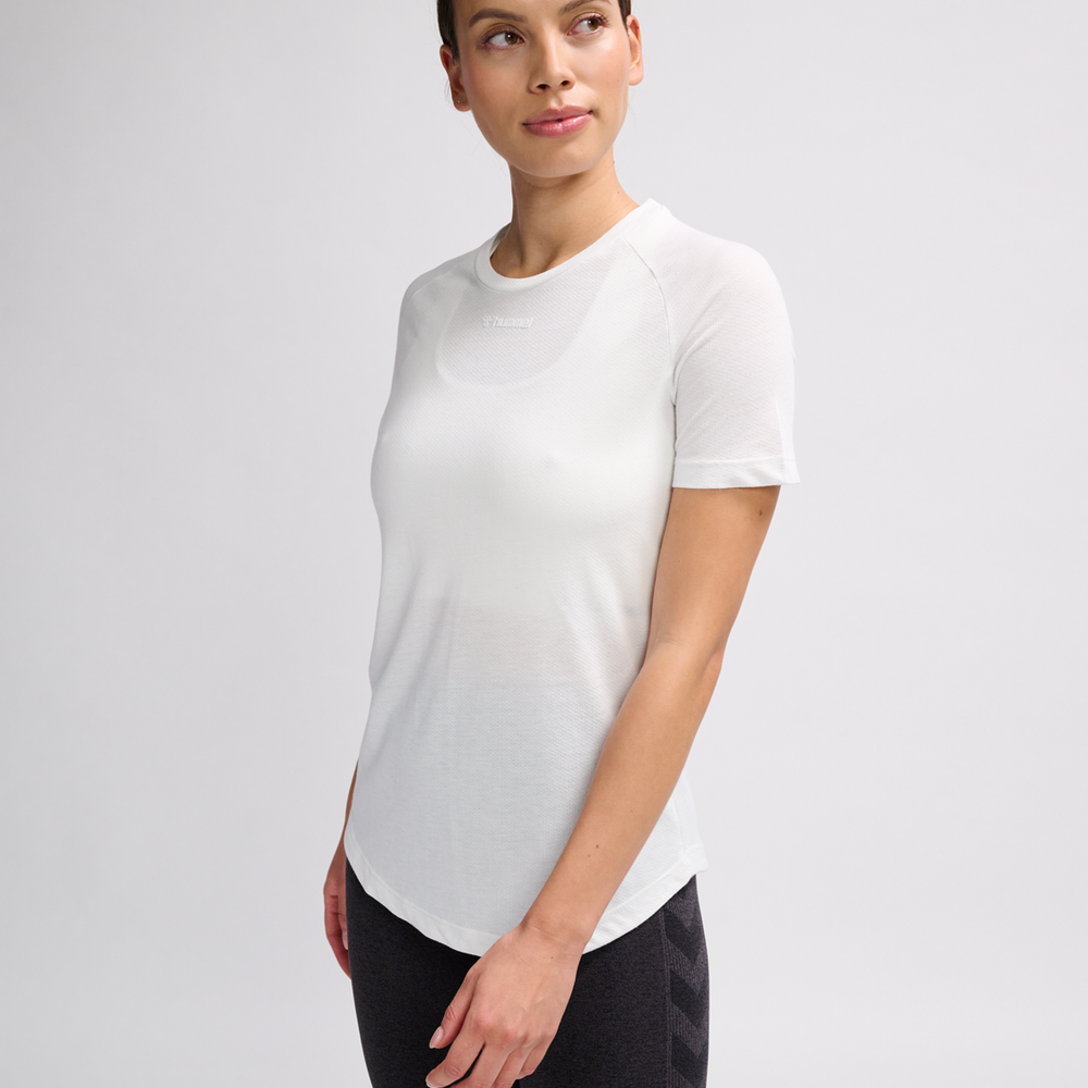 Hummel hmlMT vanja t shirt in white - Image 1