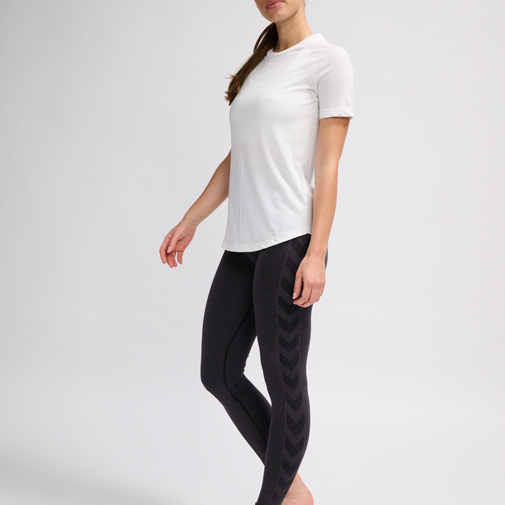 Hummel hmlMT vanja t shirt in white - Image 2