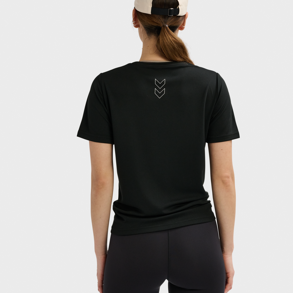 Hummel hmlTE tola t shirt in black - Image 2