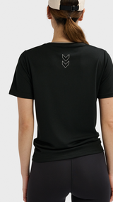 Hummel hmlTE tola t shirt in black - Image 2