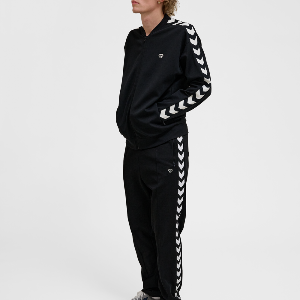 Hummel hmlARCHIVE regular poly zip jacket in black - Image 4