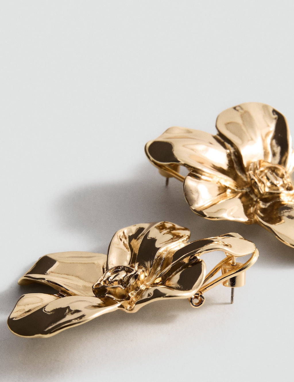 Mango earrings flor in gold - Image 1