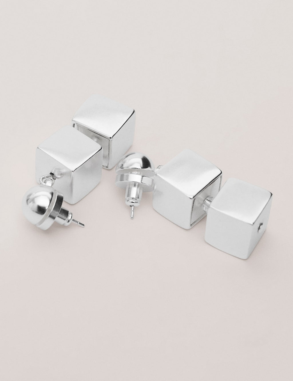 Mango earrings dice in silver - Image 1