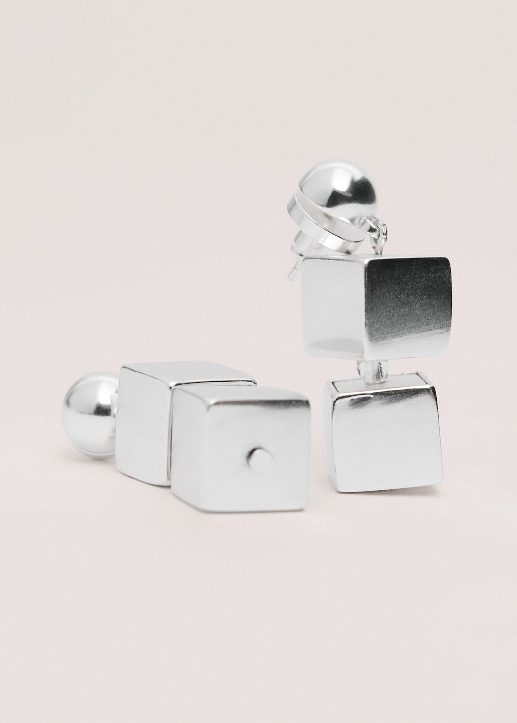Mango earrings dice in silver - Image 3